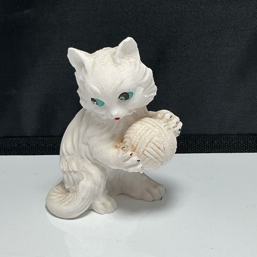 Vtg Italy 3" Ceramic Cat Weather Barometer Figurine White Kitten Ball of Yarn